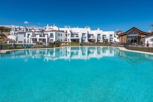 Ático con vistas al mar en Benahavis, Benahavís