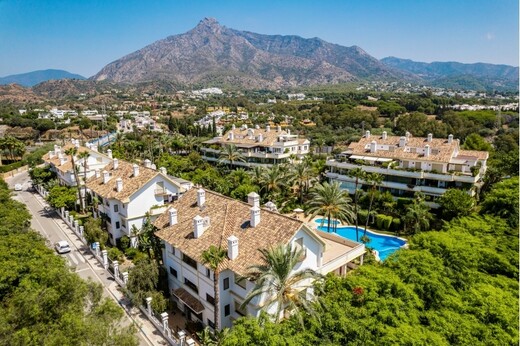 ATICO NUEVA ANDALUCIA ETELLA, Марбелья