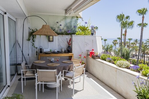 ATICO DUPLEX EN LOS GRANADOS BANUS, Марбелья