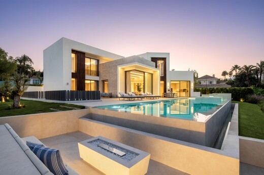 VILLA VISTA CAMPO AL GOLF EN ALOHA , MARBELLA, Марбелья